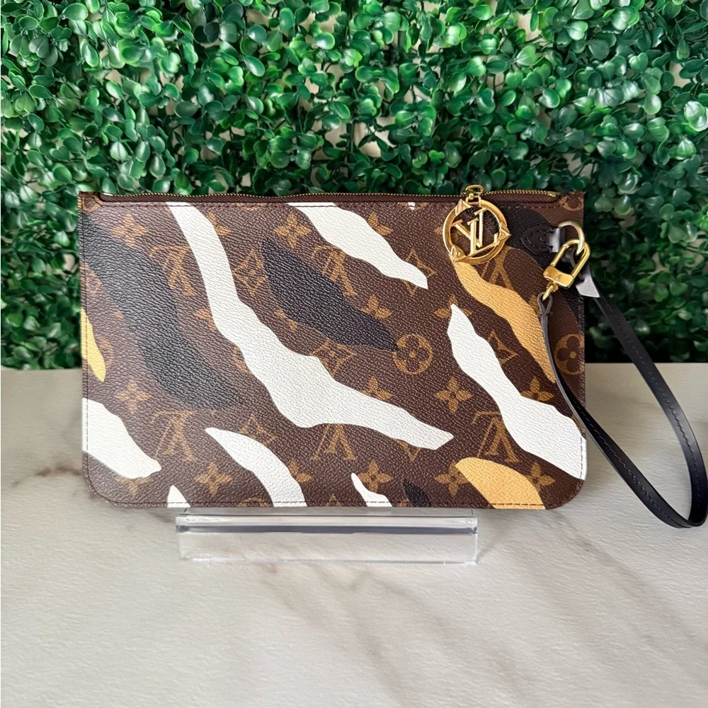 Louis Vuitton Monogram Limited Edition League of Legends Neverfull Pouch